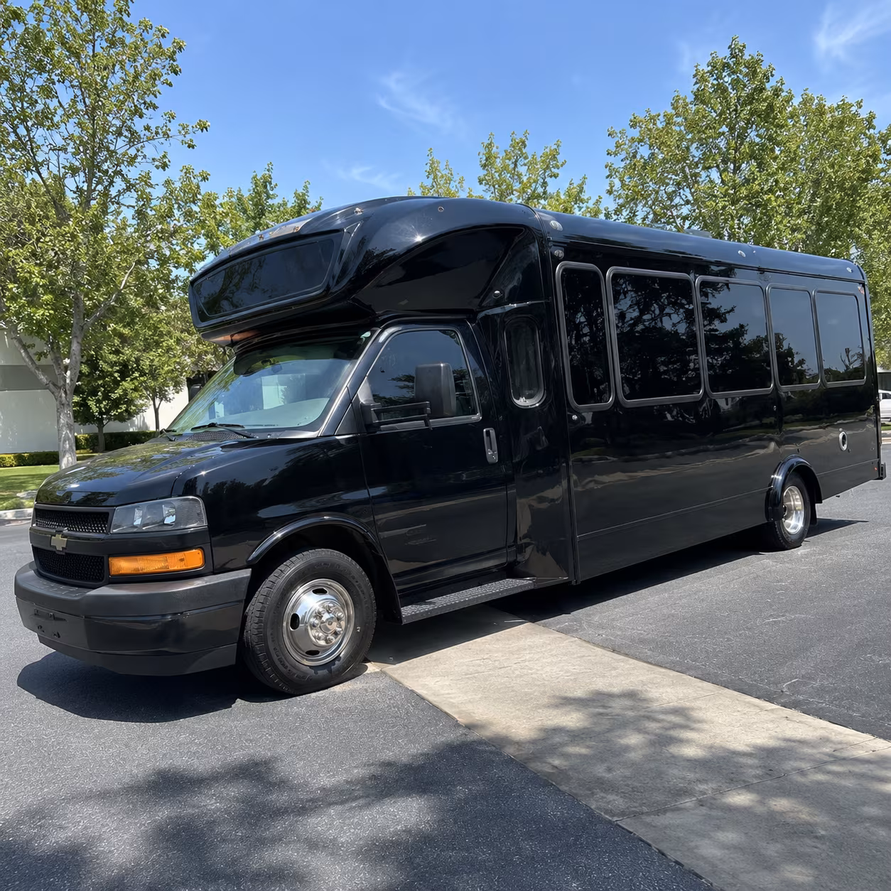 oakland 15 passenger party bus
