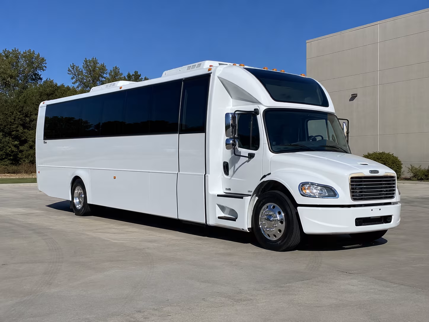 oakland 28 passenger party bus
