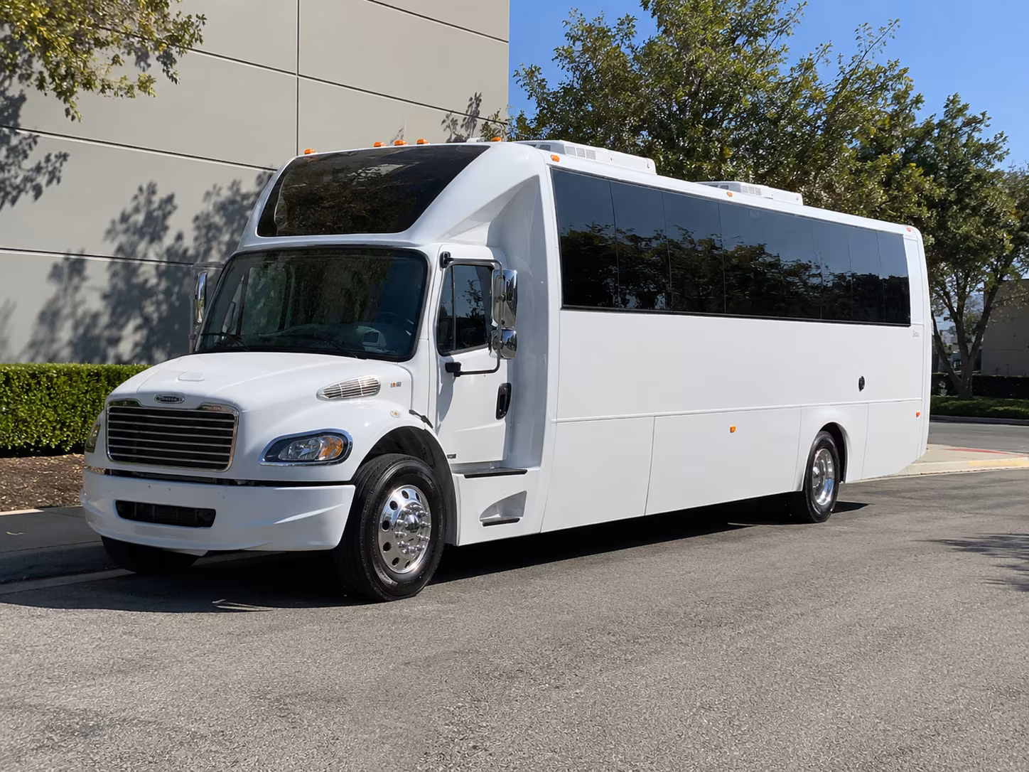 party buses in oakland make prom night unforgettable