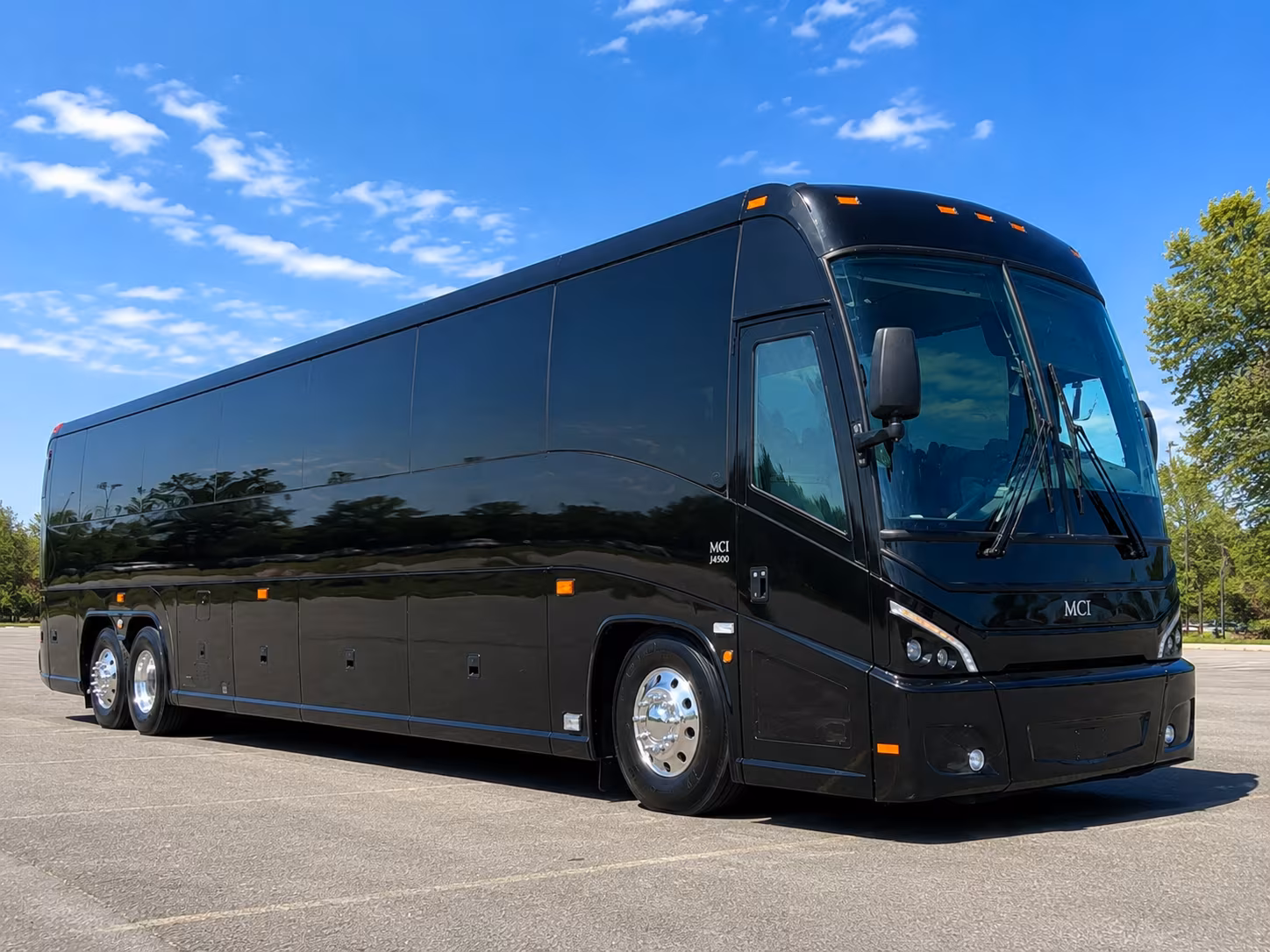 the right bus size for oakland hills venues with narrow roads